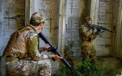 Sprijinul militar acordat Ucrainei de UE se intensifica: Misiune de formare a 15.000 de soldati ucraineni si o noua transa de 500 de milioane de euro