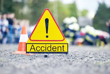 Un tanar - trasportat la spital, dupa ce motocicleta pe care o conducea s-a lovit violent de un automobil, la Chisinau . Ce spune politia