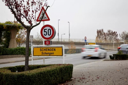Parlamentul European cere primirea Romaniei si Bulgariei in Schengen pana la finalul acestui an Parlamentul European cere primirea Romaniei si Bulgariei in Schengen pana la finalul acestui an