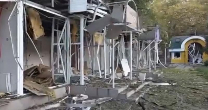 Rusii au lovit o cladire de locuit din Nikolaev: Cel putin un om a murit - VIDEO Rusii au lovit o cladire de locuit din Nikolaev: Cel putin un om a murit - VIDEO