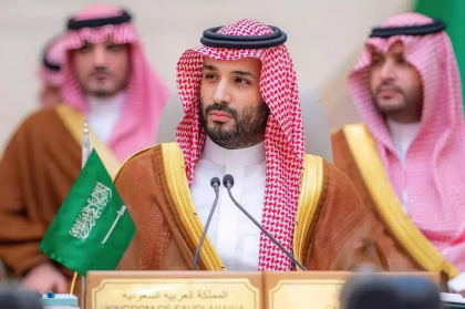 Un american, arestat in Arabia Saudita si condamnat la 16 ani de inchisoare pentru niste "tweet-uri usoare" care criticau guvernul Un american, arestat in Arabia Saudita si condamnat la 16 ani de inchisoare pentru niste "tweet-uri usoare" care criticau guvernul
