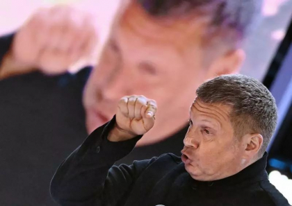 Soloviov, propagandistul favorit al lui Putin, cere bombardarea bazelor militare din Europa, inclusiv din Romania. Raspunsul surprinzator al expertilor militari - VIDEO Soloviov, propagandistul favorit al lui Putin, cere bombardarea bazelor militare din Europa, inclusiv din Romania. Raspunsul surprinzator al expertilor militari - VIDEO