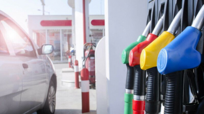 Vesti bune pentru soferi. Carburantii se ieftinesc. Noile preturi stabilite de ANRE pentru motorina si benzina 