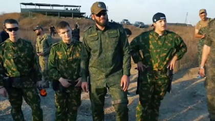 Copiii minori ai lui Ramzan Kadirov au ajuns pe frontul din Ucraina: „S-au apropiat de pozitiile inamicului si au tras” Copiii minori ai lui Ramzan Kadirov au ajuns pe frontul din Ucraina: „S-au apropiat de pozitiile inamicului si au tras”