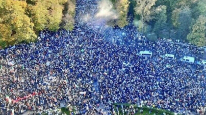 Germania: Zeci de mii de oameni au iesit in strada pentru a protesta impotriva cresterii preturilor - VIDEO Germania: Zeci de mii de oameni au iesit in strada pentru a protesta impotriva cresterii preturilor - VIDEO