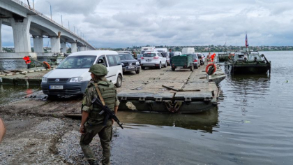 Scene de jaf in Herson: Soldatii rusii fura masinile civililor ucraineni pentru a fugi din oras