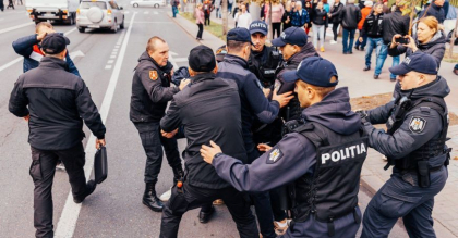 Politia: „Organizatorii protestului cauta tineri de la 18 ani in sus, care sa cantareasca minim 80 de kg, pentru a intra in altercatii cu organele de forta”