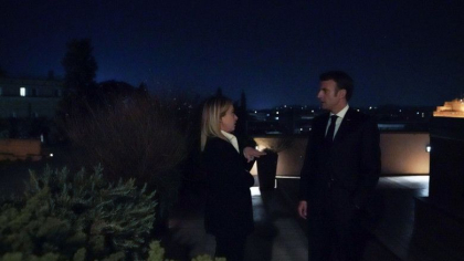 Giorgia Meloni a avut prima intalnire cu Emmanuel Macron: Trebuie sa lucram impreuna cu dialog si ambitie Giorgia Meloni a avut prima intalnire cu Emmanuel Macron: Trebuie sa lucram impreuna cu dialog si ambitie