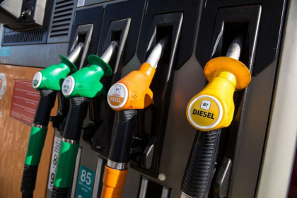 Carburantii - mai ieftini la inceputul acestei saptamani. Noile preturi stabilite de ANRE pentru motorina si benzina - FOTO