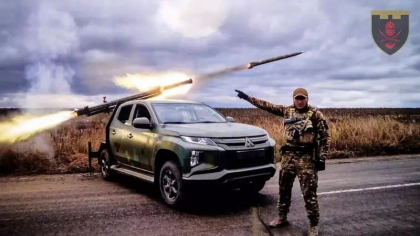 Noua arma din arsenalul soldatilor ucraineni: Un lansator multiplu de rachete Mitsubishi L200 Sportero - FOTO 