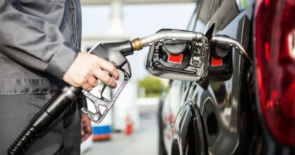 Vesti bune pentru soferi. Carburantii se ieftinesc din nou. Noile preturi stabilite de ANRE pentru motorina si benzina - FOTO