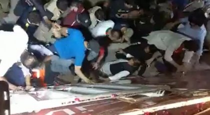 O jurnalista din Pakistan a murit dupa ce a fost calcata de camionul in care se afla fostul premier Imran Khan