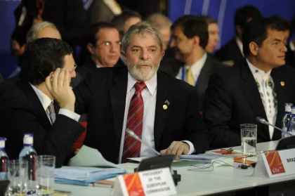 Vladimir Putin l-a felicitat pe Lula da Silva. Rusia vrea o „cooperare constructiva” cu Brazilia Vladimir Putin l-a felicitat pe Lula da Silva. Rusia vrea o „cooperare constructiva” cu Brazilia