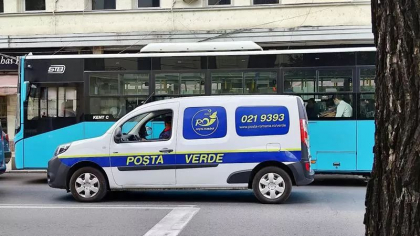 Un angajat al Postei Romane ar fi furat un sac plin cu bani dintr-o masina a institutiei Un angajat al Postei Romane ar fi furat un sac plin cu bani dintr-o masina a institutiei