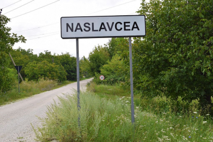 Presedintele tarii pleaca in satul Naslavcea, acolo unde zilele trecute au cazut ramasitele unei rachete rusesti, iar geamurile unor locuinte au fost sparte 