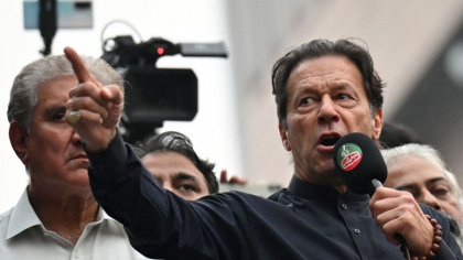 Imagini cu impact emotional. Imran Khan, fostul premier al Pakistanului, a fost impuscat intr-o aparenta „tentativa de asasinat” - VIDEO
