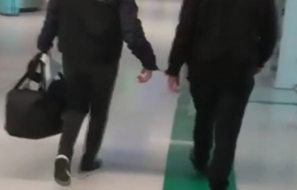 Un barbat de 36 ani, anuntat in cautare internationala pentru trafic de persoane, extradat din Republica Ceha. Precizarile politiei - VIDEO Un barbat de 36 ani, anuntat in cautare internationala pentru trafic de persoane, extradat din Republica Ceha. Precizarile politiei - VIDEO