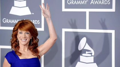 Actrita de comedie Kathy Griffin, lasata fara cont de Twitter dupa ce a glumit pe seama lui Elon Musk Actrita de comedie Kathy Griffin, lasata fara cont de Twitter dupa ce a glumit pe seama lui Elon Musk