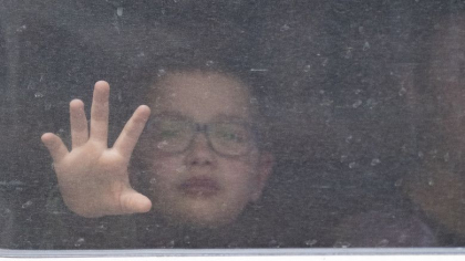"Tata, ai 5 zile sa vii sa ne iei, altfel ne dau". Un barbat din Mariupol a supravietuit in lagar si a mers la Moscova dupa copiii lui
