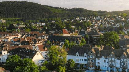 O fetita de 8 ani, eliberata dupa ce a fost tinuta inchisa in casa de cand s-a nascut, in Germania
