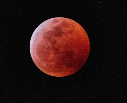 Eclipsa totala de luna azi, 8 noiembrie. De unde poate fi vazuta