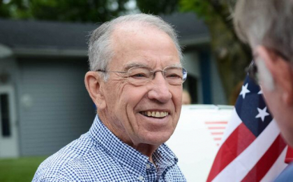 Un senator republican in varsta de 89 de ani a castigat al optulea mandat. Chuck Grassley este parlamentar din 1981
