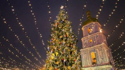 
"Suntem pentru brad, doar daca Putin va fi atarnat de el". Ucrainenii au creat o petitie impotriva instalarii unui pom de Craciun la Kiev