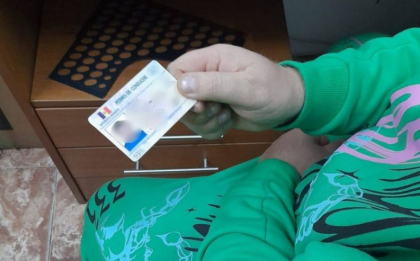 Un moldovean - cercetat penal, dupa ce si-ar fi cumparat un suvenir in Polonia sub forma de permis de conducere - FOTO Un moldovean - cercetat penal, dupa ce si-ar fi cumparat un suvenir in Polonia sub forma de permis de conducere - FOTO