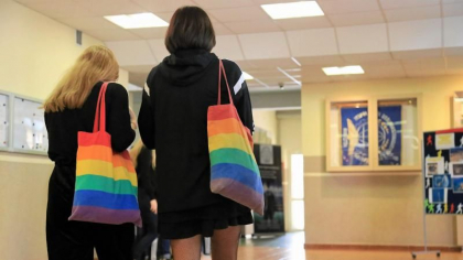 Blocul Comunistilor si Socialistilor cer audierea lui Topala privind campania de informare denumita “Copiii LGBT in scoala ta”. Presedintele Comisiei: "Nu a fost initiata si coordonata de Ministerul Educatiei"