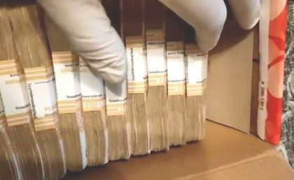 Peste 250 000 lei - ridicati in urma perchezitiilor la Chisinau si Hincesti, in dosarul privind pregatirea dezordinilor in masa Peste 250 000 lei - ridicati in urma perchezitiilor la Chisinau si Hincesti, in dosarul privind pregatirea dezordinilor in masa