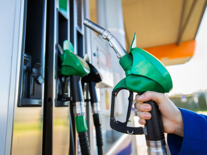 Cat vor achita soferii pentru carburanti in acest weekend. Noile preturi stabilite de ANRE pentru benzina si motorina - FOTO Cat vor achita soferii pentru carburanti in acest weekend. Noile preturi stabilite de ANRE pentru benzina si motorina - FOTO