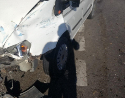 Accident la Floresti. O femeie - transportata la spital, dupa ce masina in care se afla a fost lovita de un camion. Cum s-a intamplat totul - FOTO Accident la Floresti. O femeie - transportata la spital, dupa ce masina in care se afla a fost lovita de un camion. Cum s-a intamplat totul - FOTO