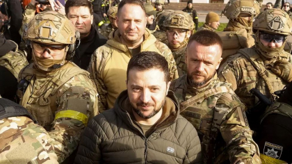 Presedintele Ucrainei, Volodimir Zelenski, viziteaza orasul eliberat Herson - FOTO Presedintele Ucrainei, Volodimir Zelenski, viziteaza orasul eliberat Herson - FOTO