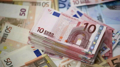 Euro a scazut marti, imediat dupa exploziile din Polonia. Doua rachete rusesti ar fi lovit un sat, la granita cu Ucraina
