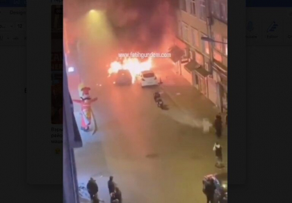 FOTO O noua explozie in centrul Istanbulului, dupa cea de duminica. 3 masini sunt in flacari
FOTO O noua explozie in centrul Istanbulului, dupa cea de duminica. 3 masini sunt in flacari