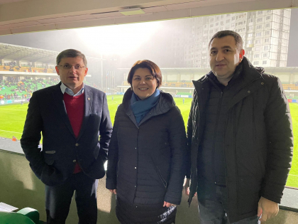 Gavrilita, Grosu si Carp - prezenti la meciul amical dintre echipele de fotbal ale Moldovei si Romaniei: „Ne bucuram de performanta lor” - FOTO