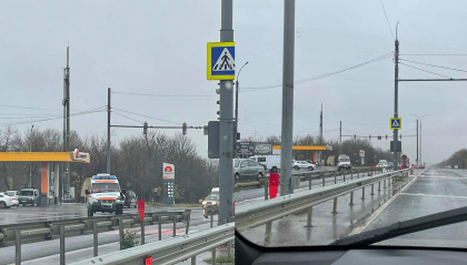 O ambulanta a fost avariata, dupa ce s-a lovit cu un automobil, la Ciorescu. Precizarile politiei