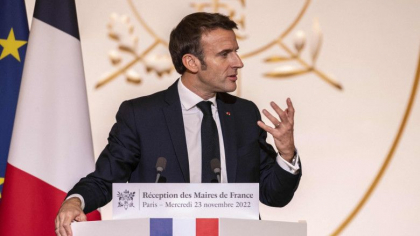 Emmanuel Macron anunta un "contact direct" cu Vladimir Putin. Kremlinul declara ca nu stie nimic