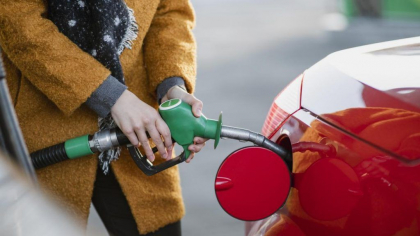 Vesti extraordinare pentru soferi. Carburantii continua sa se ieftineasca. Noile preturi stabilite de ANRE - FOTO Vesti extraordinare pentru soferi. Carburantii continua sa se ieftineasca. Noile preturi stabilite de ANRE - FOTO