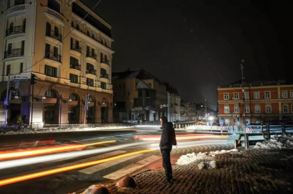 Imaginea zilei din Kievul ramas fara energie electrica in urma bombardamentelor rusilor - FOTO Imaginea zilei din Kievul ramas fara energie electrica in urma bombardamentelor rusilor - FOTO