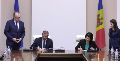 Momentul in care Natalia Gavrilita si Virginijus Sinkevicius semneaza Acordul de asociere al Republicii Moldova la Programul Uniunii Europene pentru mediu si politici climatice – LIFE - VIDEO Momentul in care Natalia Gavrilita si Virginijus Sinkevicius semneaza Acordul de asociere al Republicii Moldova la Programul Uniunii Europene pentru mediu si politici climatice – LIFE - VIDEO