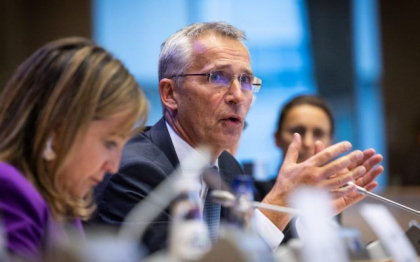Stoltenberg, la Bucuresti: „NATO este pregatita sa apere fiecare centimetru de teritoriu aliat. Cu totii platim pretul pentru razboiul Rusiei impotriva Ucrainei, dar pretul nostru este in bani, in timp ce ucrainenii platesc cu sange” Stoltenberg, la Bucuresti: „NATO este pregatita sa apere fiecare centimetru de teritoriu aliat. Cu totii platim pretul pentru razboiul Rusiei impotriva Ucrainei, dar pretul nostru este in bani, in timp ce ucrainenii platesc cu sange”