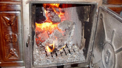 Noua persoane s-au intoxicat cu monoxind de carbon emanat de la sobele defectate in ultimele 24 de ore. Un barbat din raionul Rezina a murit Noua persoane s-au intoxicat cu monoxind de carbon emanat de la sobele defectate in ultimele 24 de ore. Un barbat din raionul Rezina a murit