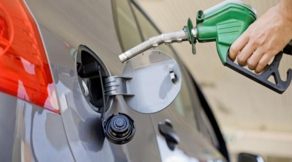 Vesti extraordinare pentru soferi. Carburantii continua sa se ieftineasca. Noile preturi stabilite de ANRE - FOTO