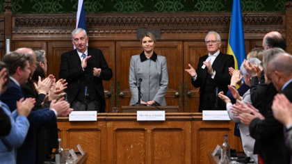 Olena Zelenska, aplaudata in picioare de parlamentarii britanici, dupa un mesaj puternic Olena Zelenska, aplaudata in picioare de parlamentarii britanici, dupa un mesaj puternic