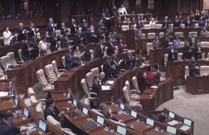 Aplauze in plenul Parlamentului de Ziua Romaniei. Igor Gorsu: „O spunem de fiecare data cu voce tare, nu in soapta cum o faceau altii, multumesc Romania” Aplauze in plenul Parlamentului de Ziua Romaniei. Igor Gorsu: „O spunem de fiecare data cu voce tare, nu in soapta cum o faceau altii, multumesc Romania”