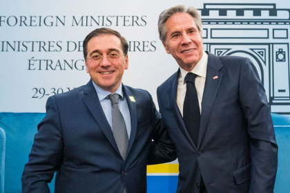 Seful diplomatiei spaniole, Jose Manuel Albares, testat pozitiv covid-19 dupa ce a participat la reuniuni OSCE in Polonia si NATO in Romania
