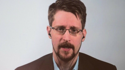 Edward Snowden a primit pasaportul rusesc, dupa ce a depus juramantul de credinta