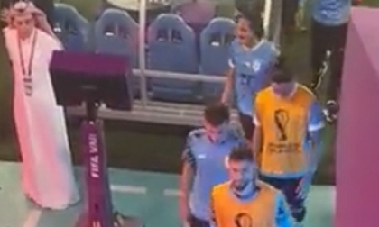 Edinson Cavani nu s-a mai putut abtine cand a avut monitorul VAR in fata! Cum s-a razbunat pentru penalty-ul refuzat