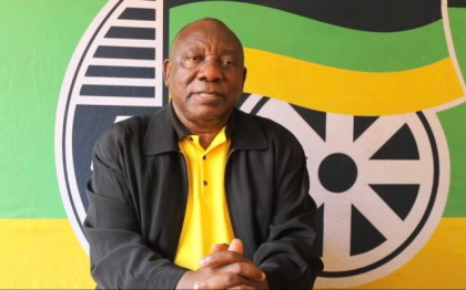 Africa de Sud: Presedintele tarii Cyril Ramaphosa spune ca nu demisioneaza, dupa ce a fost prins cu jumatate de milion de dolari ascunsi in canapea. El este suspectat ca a sustras ilegal banii din ferma lui privata